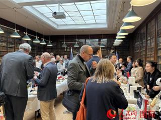 中国云南—法国巴黎特色商品推介会在巴黎举办