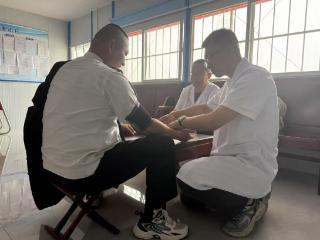 济南公交西部分公司七队开展公交驾驶员关爱日系列活动