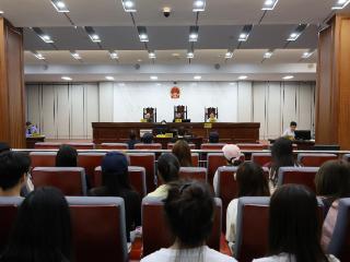 00后大学生体验电信诈骗庭审 洛阳科技职业学院构建法治思政教育新范式