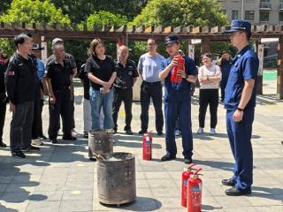 “惠”心帮扶 “祁”力助困 无锡玉祁开展社会救助宣传月主题活动