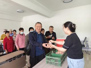 吴泰闸社区开展“浓浓端午节 关爱老人心”惠民活动