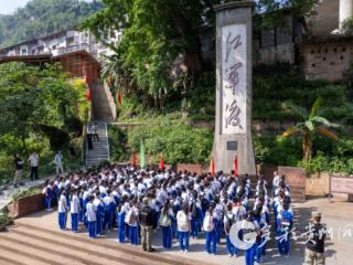 赤水市文化中学 “赤水河畔读书会”：行走的思政课 传承红色与地域文化