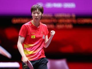 多哈世乒赛：王曼昱4-0横扫罗马尼亚美女球员，轻松晋级女单八强
