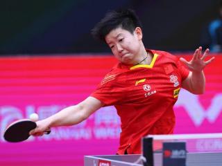 世乒赛首例，孙颖莎打服天才少女，采访赞不绝口：世界第一太牛了