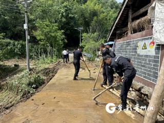 汇川公安：奋战防汛第一线