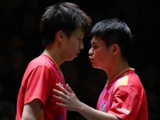 混双男双止步8强，林诗栋双线溃败被批弃双保单，身兼3项难堪大任