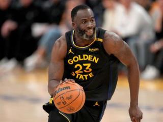 牛，勇士格林成为队史第13位达到最佳防守阵容里程碑的球员