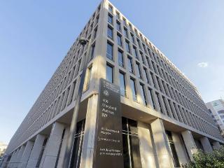 美法官下令阻止教育部裁员 要求恢复1300人职位