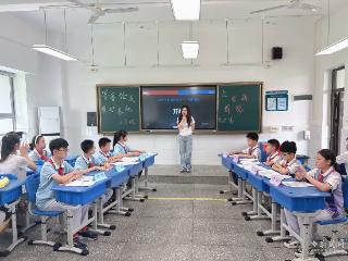 毕业季上演“巅峰舌战” 墨小辩手妙语连珠展风采