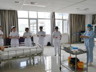 邹城市人民医院组织开展备案制护理人员技能比赛