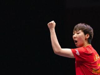中日女单对决国乒3胜1负！王曼昱打哭张本美和，3人围剿伊藤美诚