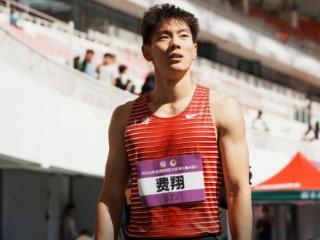 费翔首次入选中国国家田径队 冷门项目国内领先的他已是亚洲前三