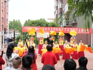 河北迁安：文艺志愿服务进社区暖民心