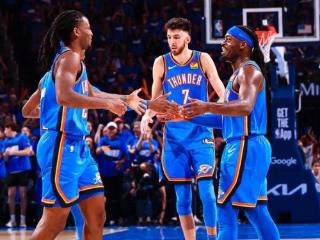NBA总决赛悬念不大？最佳阵容出炉，詹姆斯打破纪录！哈登也入选