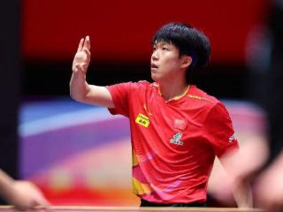 4-1逆转！王皓又立功了，绝境时刻点醒王楚钦：连赢四局+杀进决赛