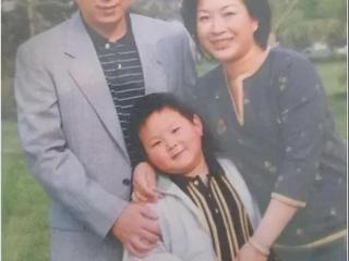 “央视一哥”罗京去世16年后，妻子再嫁富豪，每年定期为他扫墓
