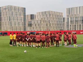 国足在上海开启集训，主帅伊万科维奇期待对阵印尼踢得更有进攻性