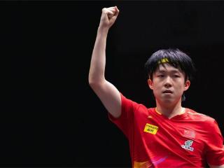 王楚钦女球迷添堵！闪光灯干扰莫雷加德，小莫不满投诉，太扫兴了