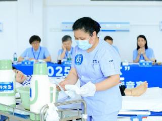 健康照护行业“三管齐下” 助力健康中国建设