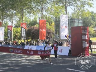 冲线！16岁少年健康跑摘金