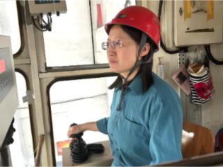 高质量发展看山西国企：华阳一矿天车“空姐” 在云端写下“敬业诗”
