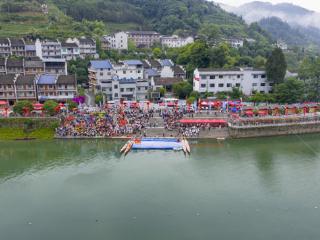 群“龙”竞渡！第七届“新锦成杯”边区民俗龙舟体验赛在重庆秀山激情开赛