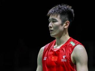 2-0！李诗沣霸气横扫，四连斩前世界第一，夺个人赛季男单首冠