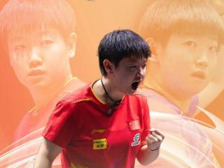 神仙对决！孙颖莎4-3击败王曼昱：连续2年世乒赛封王 最强世界第1