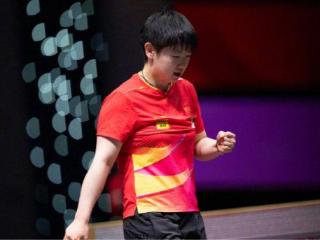 世乒赛女单决赛：孙颖莎4-3艰难战胜王曼昱，成功卫冕夺冠