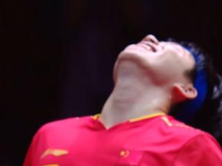 王楚钦世乒夺冠！仰天长笑与王皓激情庆祝，采访自曝一度怀疑自我