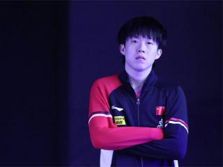 王楚钦透露王皓赛前假装镇定！忘了谢梁靖崑，没他卖命很难赢雨果