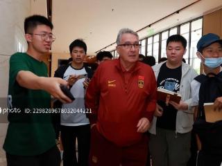 伊万在国足首次放出狠话！直言未来必须带队击败印尼，引发热议