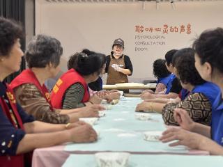 苏州园区青年汇社区：银龄烘焙乐，养生邻里情