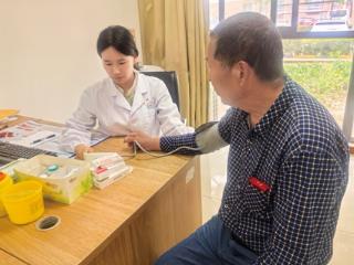 小小家庭医生 守护居民健康