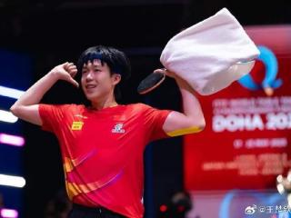 父子情!王楚钦夺冠肖战哭成了小孩,大头拥抱恩师:咱仨生日没白过!