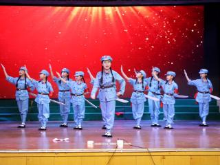 莒县第四实验小学举办2025年整本书阅读剧目展演活动