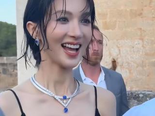 金晨最新生图撞脸金星，湿发造型太油腻，医美感比韩国女星还重