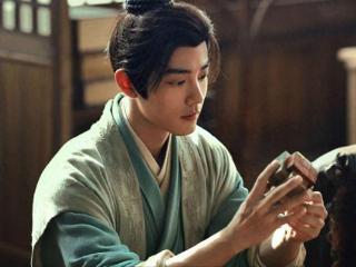 《藏海传》直到褚怀明身份曝光，藏海方知，面具人就是第三个仇人