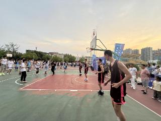 篮球世界冠军进社区点燃夏夜草根篮球赛