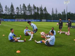申花官方：蒋圣龙仍在修养，四国脚6月10日归队