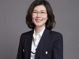 一上市公司公告：她接棒父亲任董事长