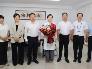 无棣县县委副书记窦彭波一行走访慰问县人民医院优秀科技工作者