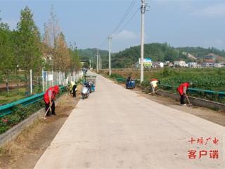 房县白鹤镇：党员先锋带头干，扮靓家园迎端午