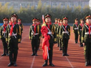 临沂新桥小学举行“粽叶香飘端午 弘扬传统文化”主题升旗仪式