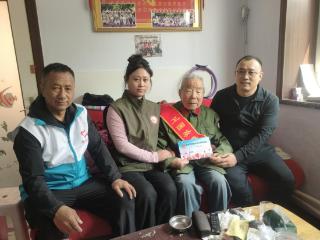 柳河县开展“情暖端午·关爱老兵” 走访慰问活动