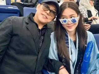李连杰晒女儿毕业视频，自我调侃流水账很丢人，22岁jada颜值高
