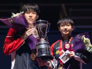 有了！“莎头”创历史，为国乒取得第4座世乒赛冠军复刻杯，前3座得主是谁，您知道吗？