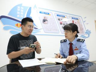 2025好网民·在山东|王芳：税徽闪耀二十载 初心坚守一线情