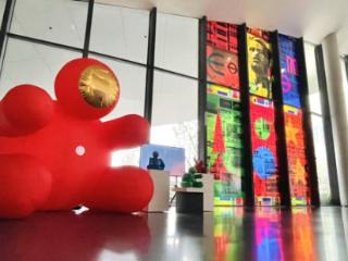 超级个体与复制时代：张艺馨与袁野作品回顾