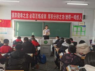 跨越山海：河南姑娘李润东的草原支教路｜青年眼中的西部情缘